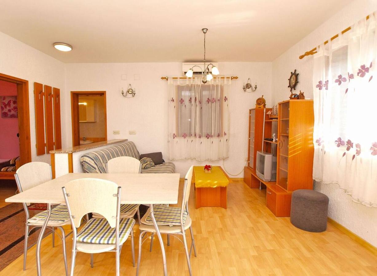 Alma Apartment Пореч Экстерьер фото